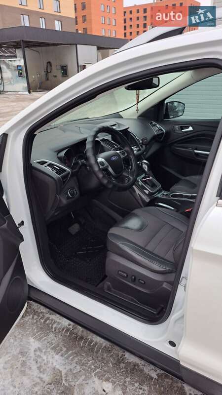 Внедорожник / Кроссовер Ford Escape 2013 в Нетешине