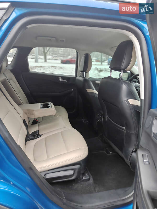 Позашляховик / Кросовер Ford Escape 2021 в Києві