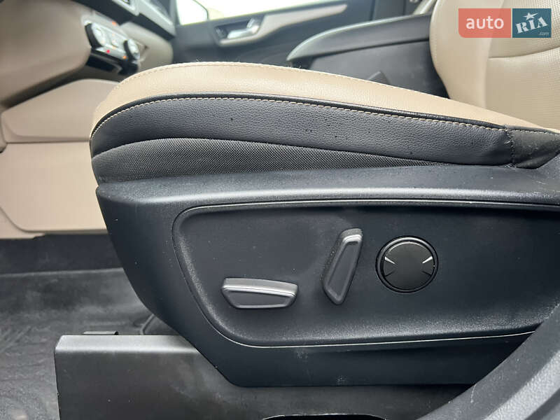 Позашляховик / Кросовер Ford Escape 2021 в Києві