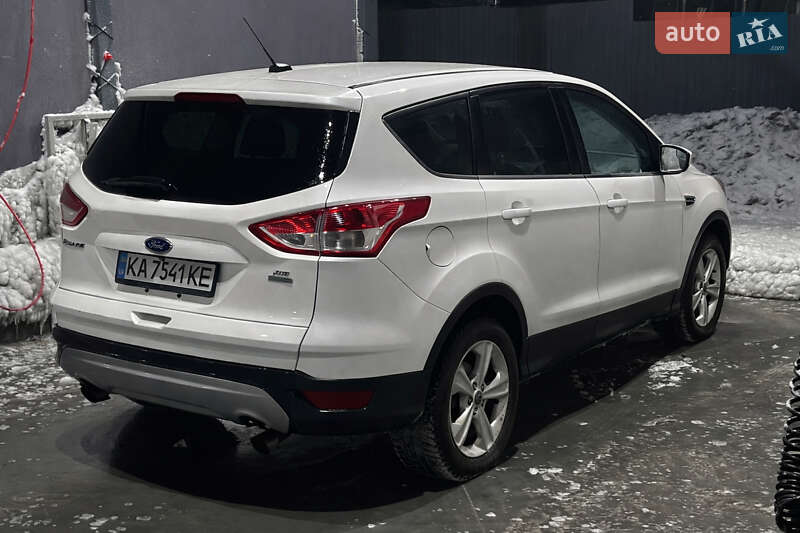 Позашляховик / Кросовер Ford Escape 2015 в Києві