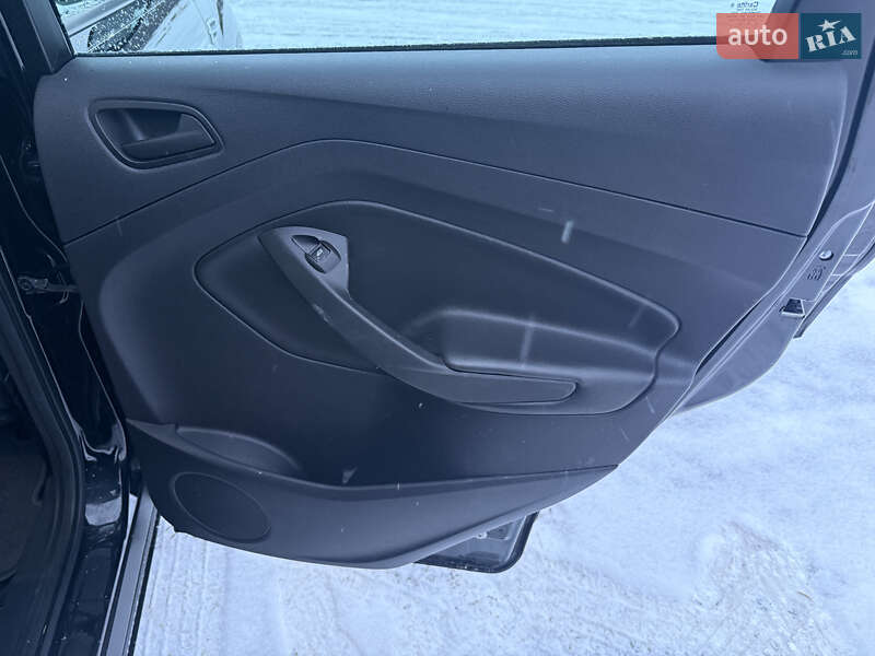 Внедорожник / Кроссовер Ford Escape 2016 в Полтаве