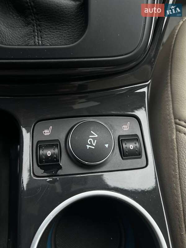 Позашляховик / Кросовер Ford Escape 2015 в Львові фото 19 Позашляховик / Кросовер Ford Escape 2015 в Львові