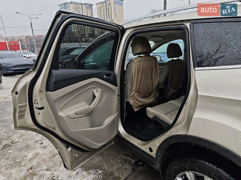 Внедорожник / Кроссовер Ford Escape 2016 в Харькове