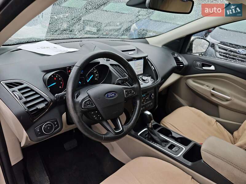 Внедорожник / Кроссовер Ford Escape 2016 в Харькове