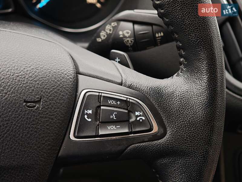 Внедорожник / Кроссовер Ford Escape 2016 в Харькове