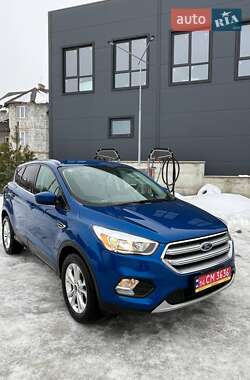Позашляховик / Кросовер Ford Escape 2017 в Львові