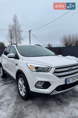 Внедорожник / Кроссовер Ford Escape 2017 в Великих Мостах