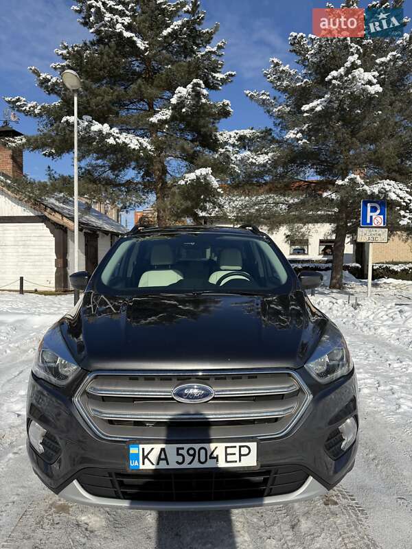 Позашляховик / Кросовер Ford Escape 2016 в Івано-Франківську