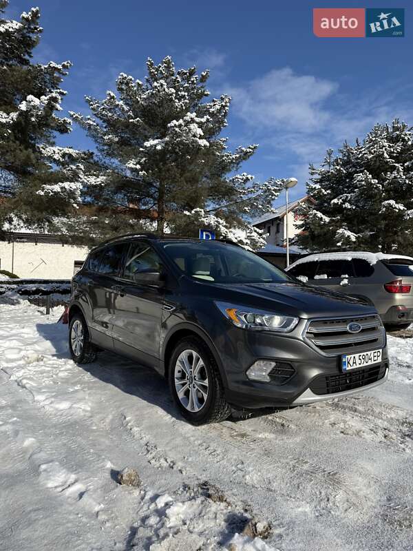 Позашляховик / Кросовер Ford Escape 2016 в Івано-Франківську