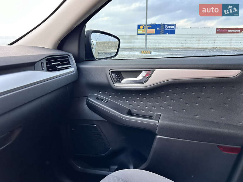 Внедорожник / Кроссовер Ford Escape 2019 в Львове