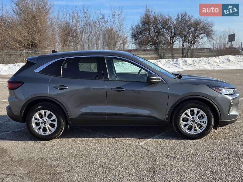 Внедорожник / Кроссовер Ford Escape 2023 в Днепре