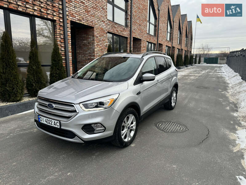 Внедорожник / Кроссовер Ford Escape 2017 в Днепре