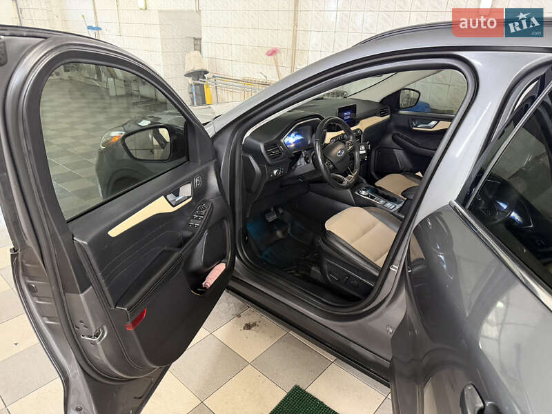 Позашляховик / Кросовер Ford Escape 2021 в Запоріжжі