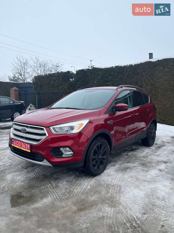 Позашляховик / Кросовер Ford Escape 2017 в Львові