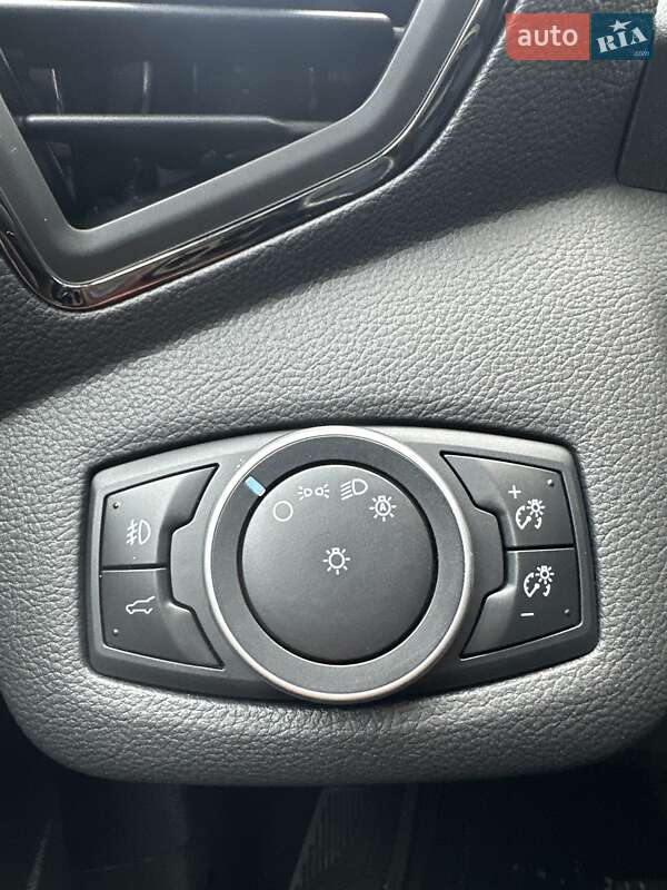 Внедорожник / Кроссовер Ford Escape 2016 в Белогородке