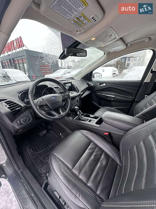 Внедорожник / Кроссовер Ford Escape 2016 в Белогородке