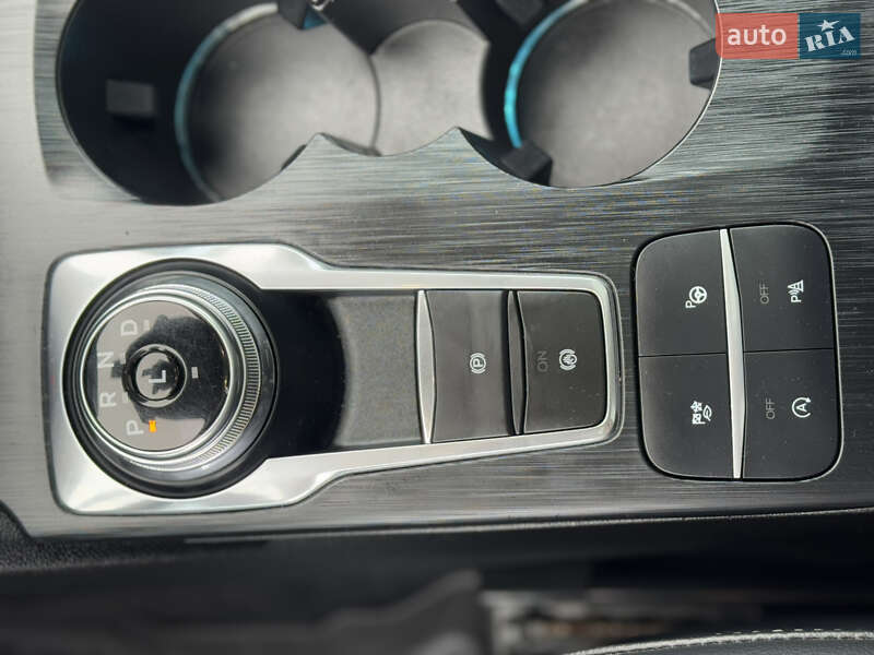 Позашляховик / Кросовер Ford Escape 2021 в Стрию