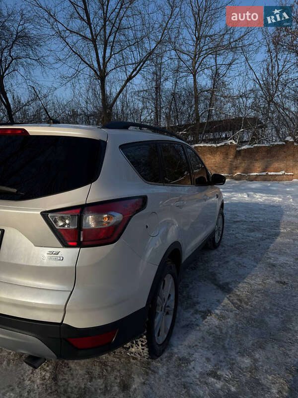 Позашляховик / Кросовер Ford Escape 2018 в Умані