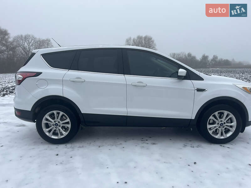Внедорожник / Кроссовер Ford Escape 2017 в Полтаве