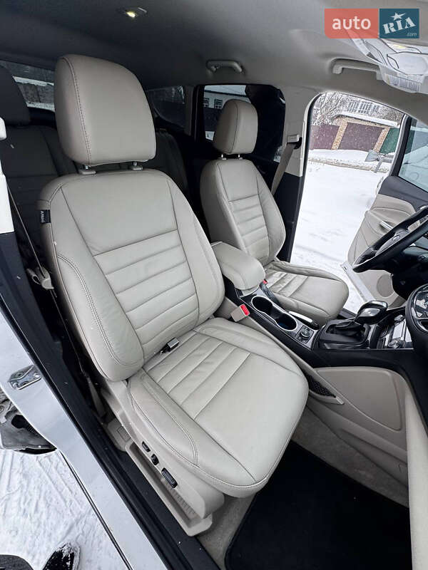 Позашляховик / Кросовер Ford Escape 2016 в Києві