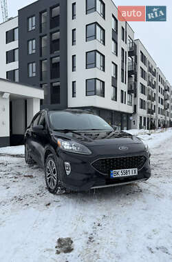 Внедорожник / Кроссовер Ford Escape 2019 в Ровно