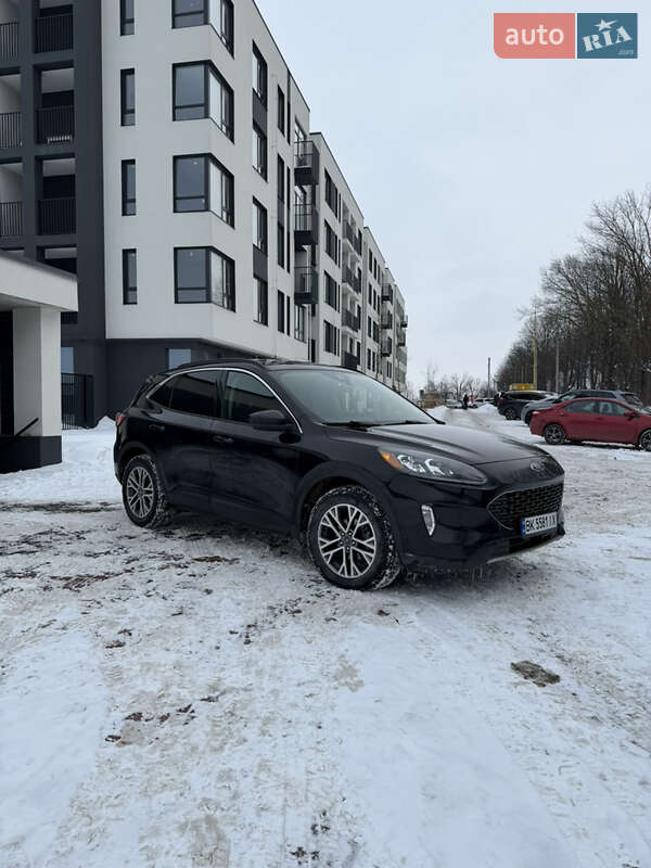 Позашляховик / Кросовер Ford Escape 2019 в Рівному