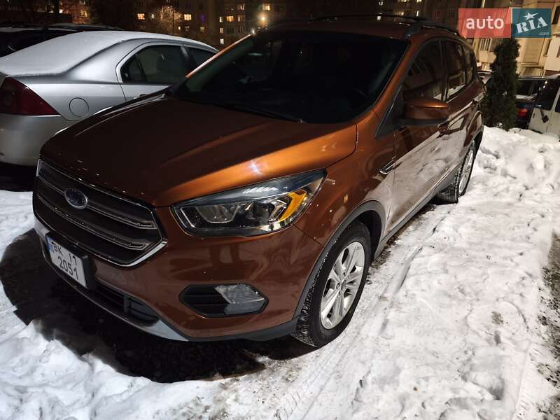 Внедорожник / Кроссовер Ford Escape 2017 в Ровно