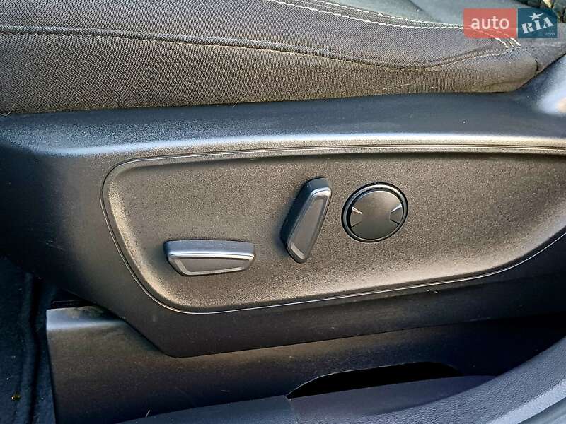 Внедорожник / Кроссовер Ford Escape 2023 в Полтаве