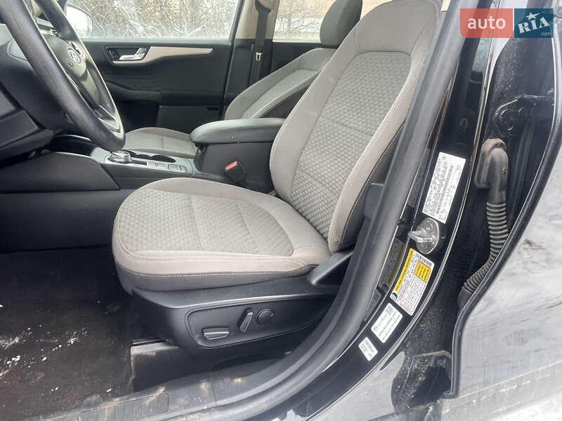 Позашляховик / Кросовер Ford Escape 2020 в Львові