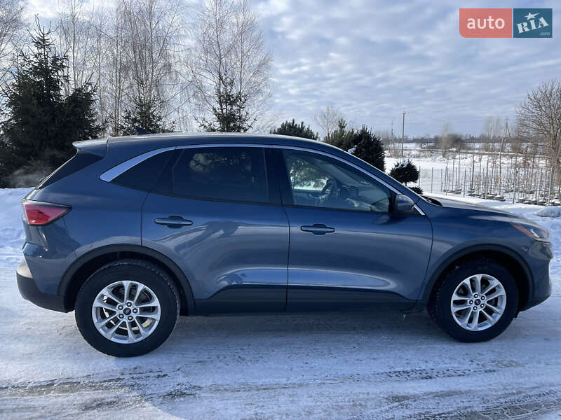 Позашляховик / Кросовер Ford Escape 2020 в Луцьку