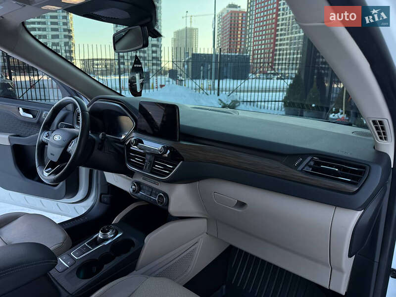 Позашляховик / Кросовер Ford Escape 2020 в Києві