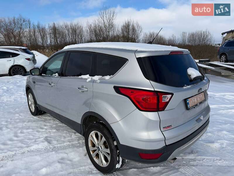 Позашляховик / Кросовер Ford Escape 2019 в Луцьку
