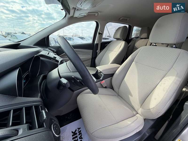 Позашляховик / Кросовер Ford Escape 2017 в Луцьку