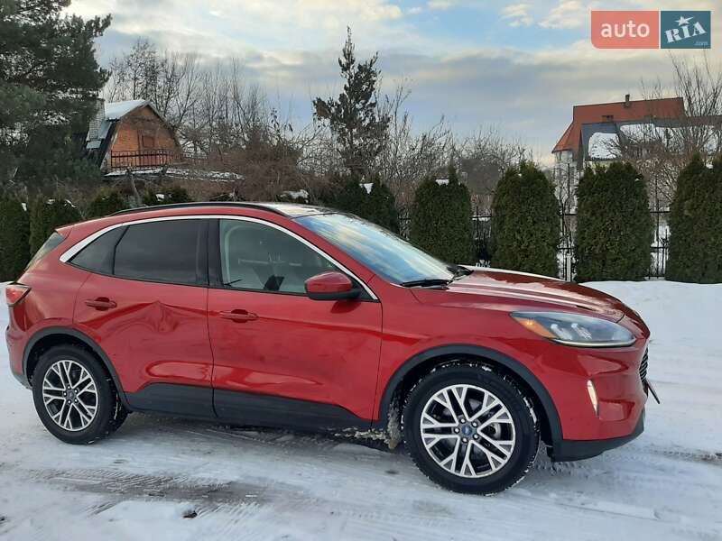 Позашляховик / Кросовер Ford Escape 2020 в Львові