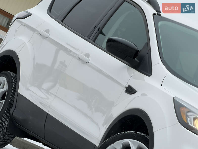 Внедорожник / Кроссовер Ford Escape 2018 в Дрогобыче