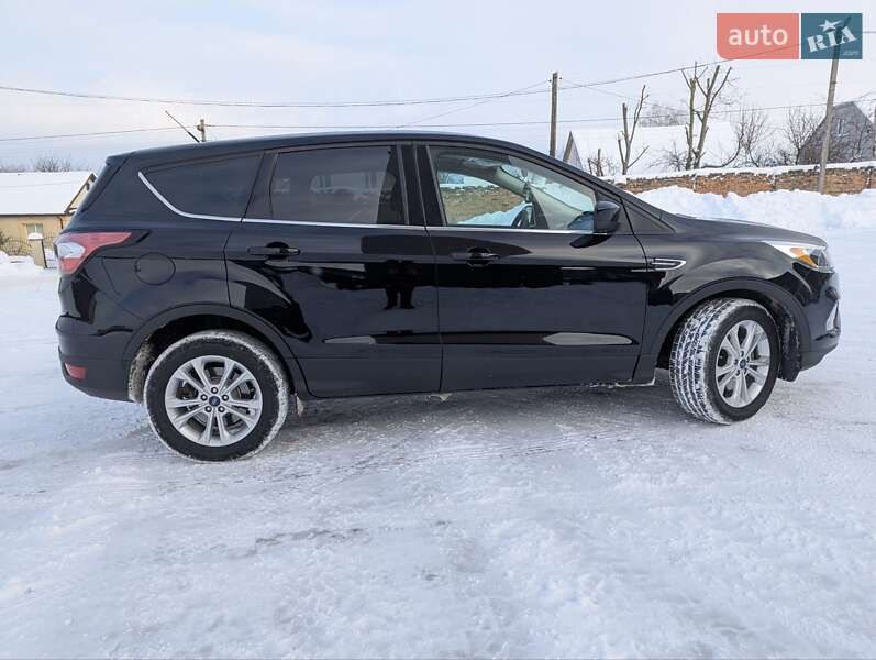 Позашляховик / Кросовер Ford Escape 2017 в Дубні