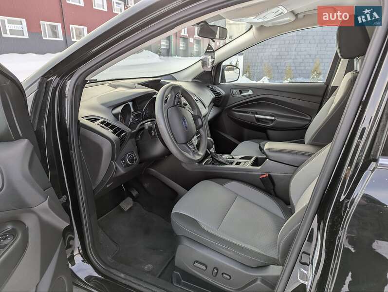 Позашляховик / Кросовер Ford Escape 2017 в Дубні