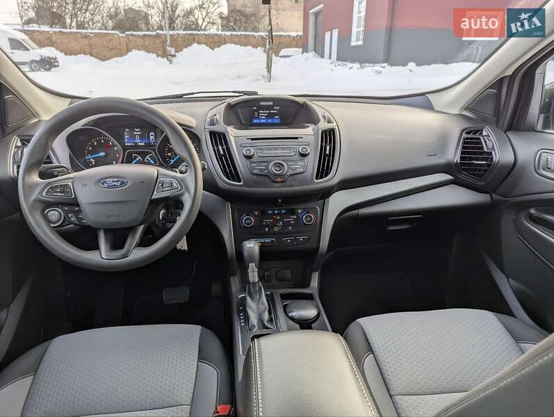 Позашляховик / Кросовер Ford Escape 2017 в Дубні