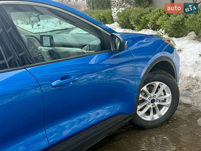 Внедорожник / Кроссовер Ford Escape 2019 в Стрые