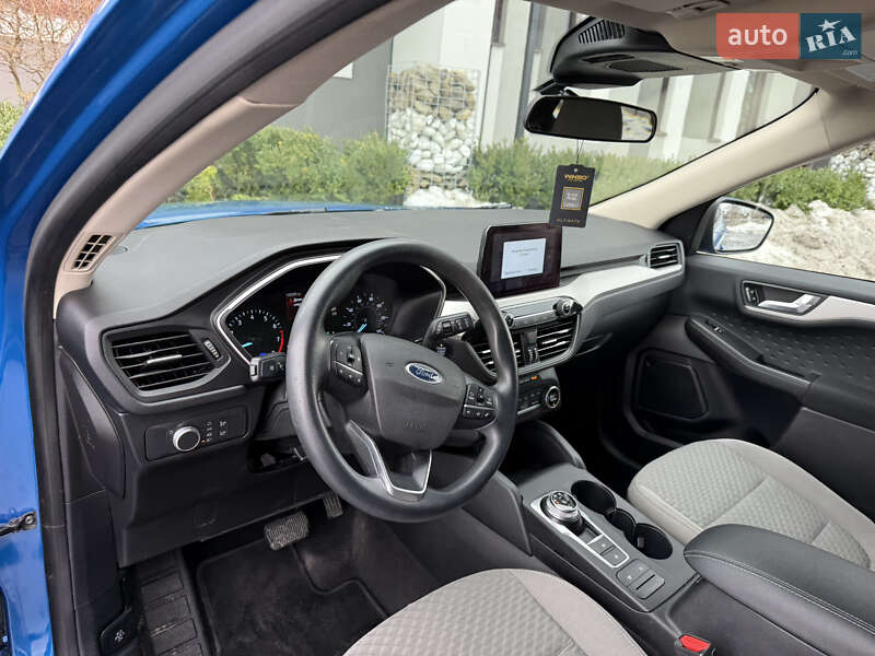 Внедорожник / Кроссовер Ford Escape 2019 в Стрые