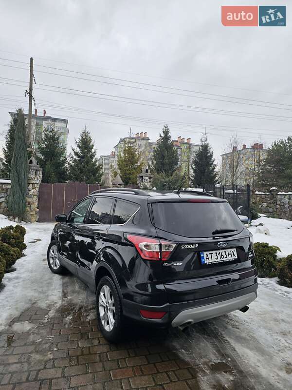 Позашляховик / Кросовер Ford Escape 2017 в Івано-Франківську