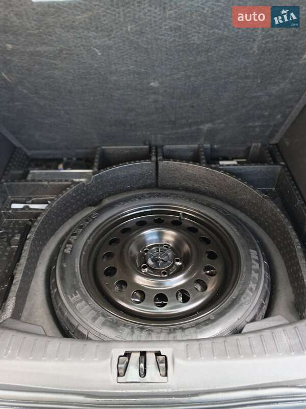 Позашляховик / Кросовер Ford Escape 2017 в Рівному