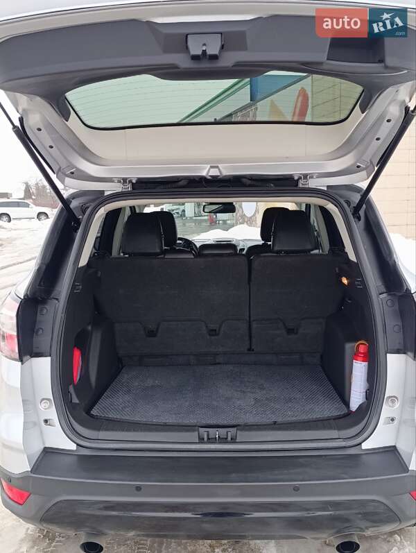 Внедорожник / Кроссовер Ford Escape 2017 в Житомире