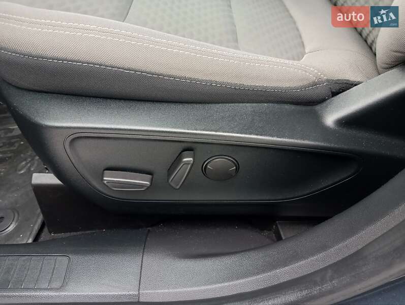 Внедорожник / Кроссовер Ford Escape 2022 в Киеве