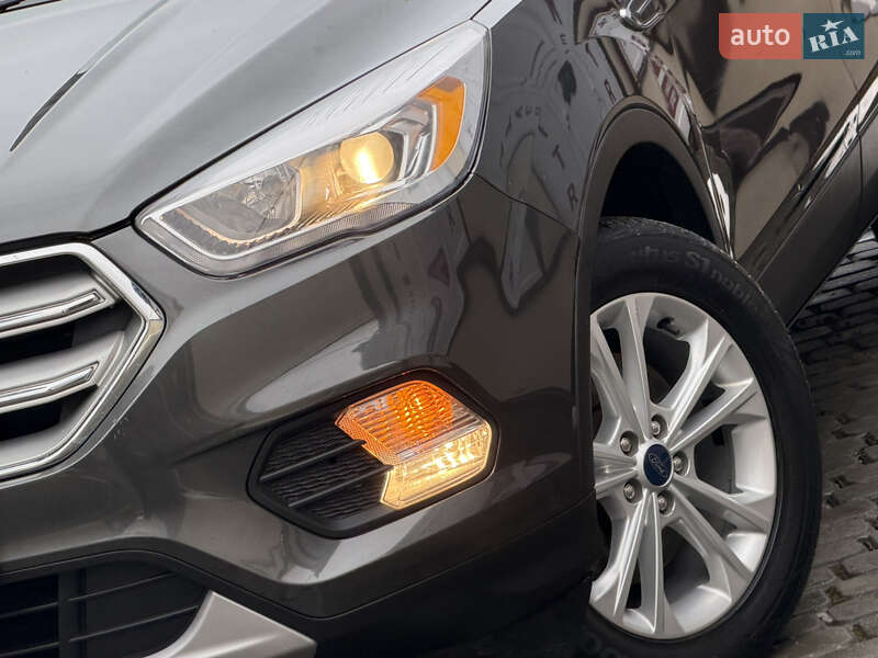 Позашляховик / Кросовер Ford Escape 2019 в Дрогобичі