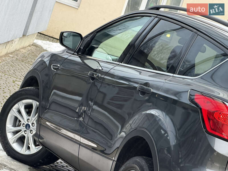 Позашляховик / Кросовер Ford Escape 2019 в Дрогобичі