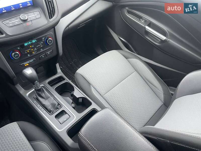 Внедорожник / Кроссовер Ford Escape 2017 в Киеве фото 22 Внедорожник / Кроссовер Ford Escape 2017 в Киеве