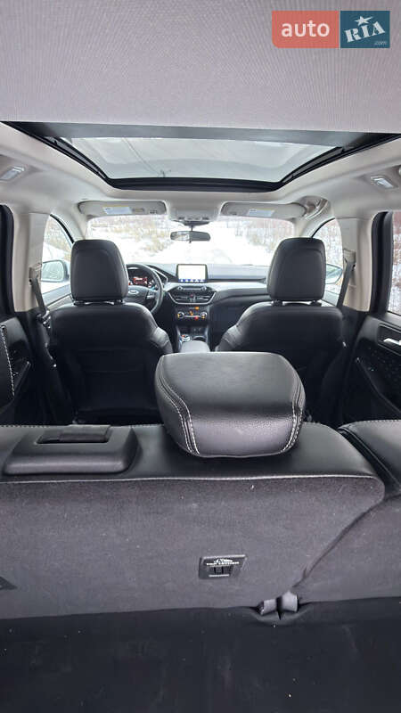 Внедорожник / Кроссовер Ford Escape 2019 в Ивано-Франковске