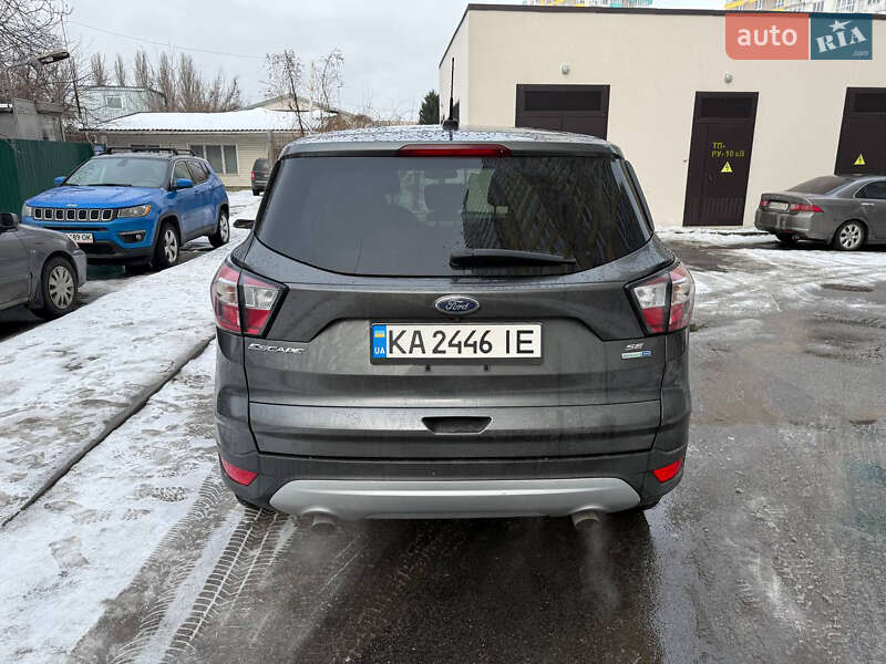 Позашляховик / Кросовер Ford Escape 2017 в Києві