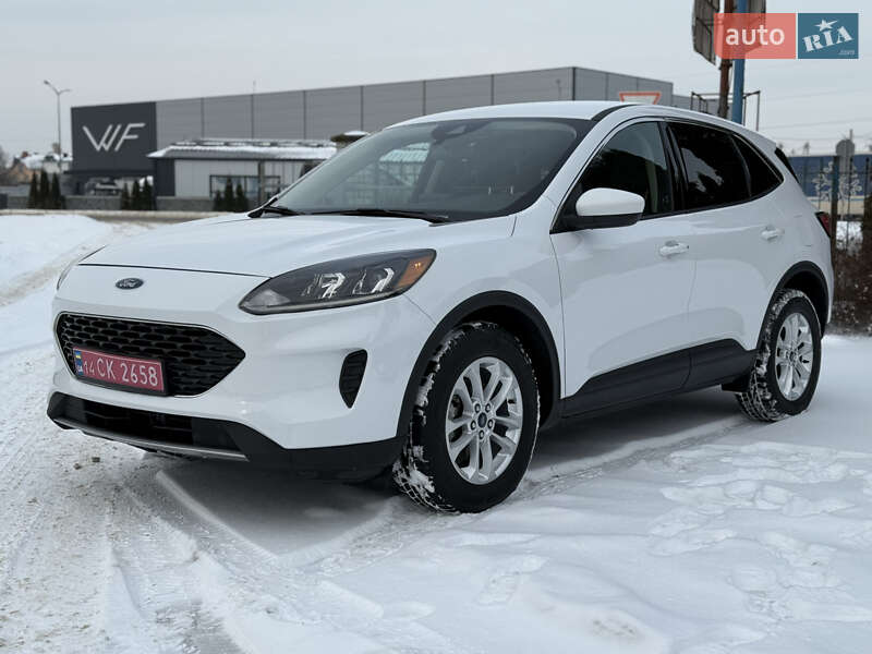 Позашляховик / Кросовер Ford Escape 2020 в Львові